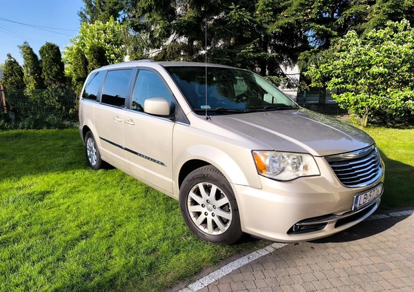 Chrysler Town &amp; Country cena 48500 przebieg: 197000, rok produkcji 2014 z Nowy Staw małe 92